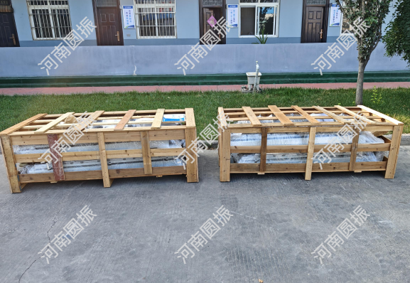 江蘇省無錫市2臺繃網機發貨